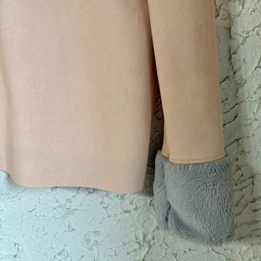 Zara Blush Pink Faux Suede Top with Gray Faux Fur Cuffs - Picture 4 of 9